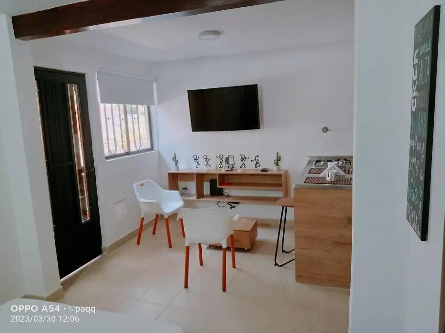 Couples Retreat In Laureles Estadio Private Studio, 1Br 1Bath Kit Μεντεγίν 0*,